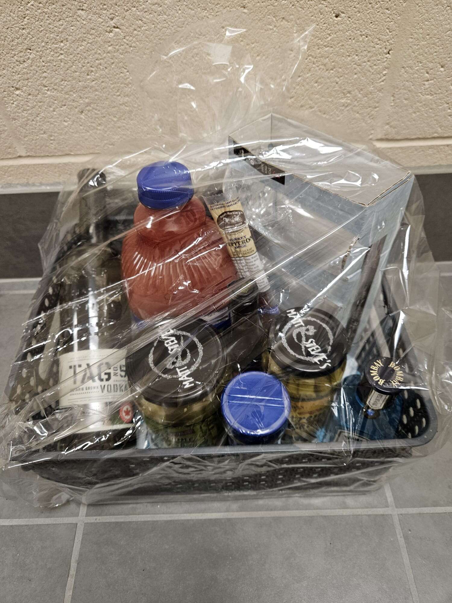 11. Caesar Lovers Gift Basket